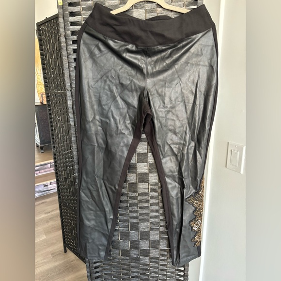 G by Giuliana Elegant Embroidered Black Trousers - Picture 1 of 4